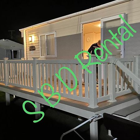 Summer Breeze Deluxe Caravan Rental Saint Osyth Экстерьер фото