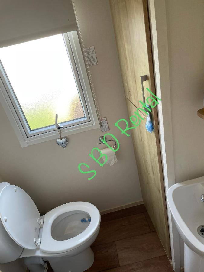 Summer Breeze Deluxe Caravan Rental Saint Osyth Экстерьер фото