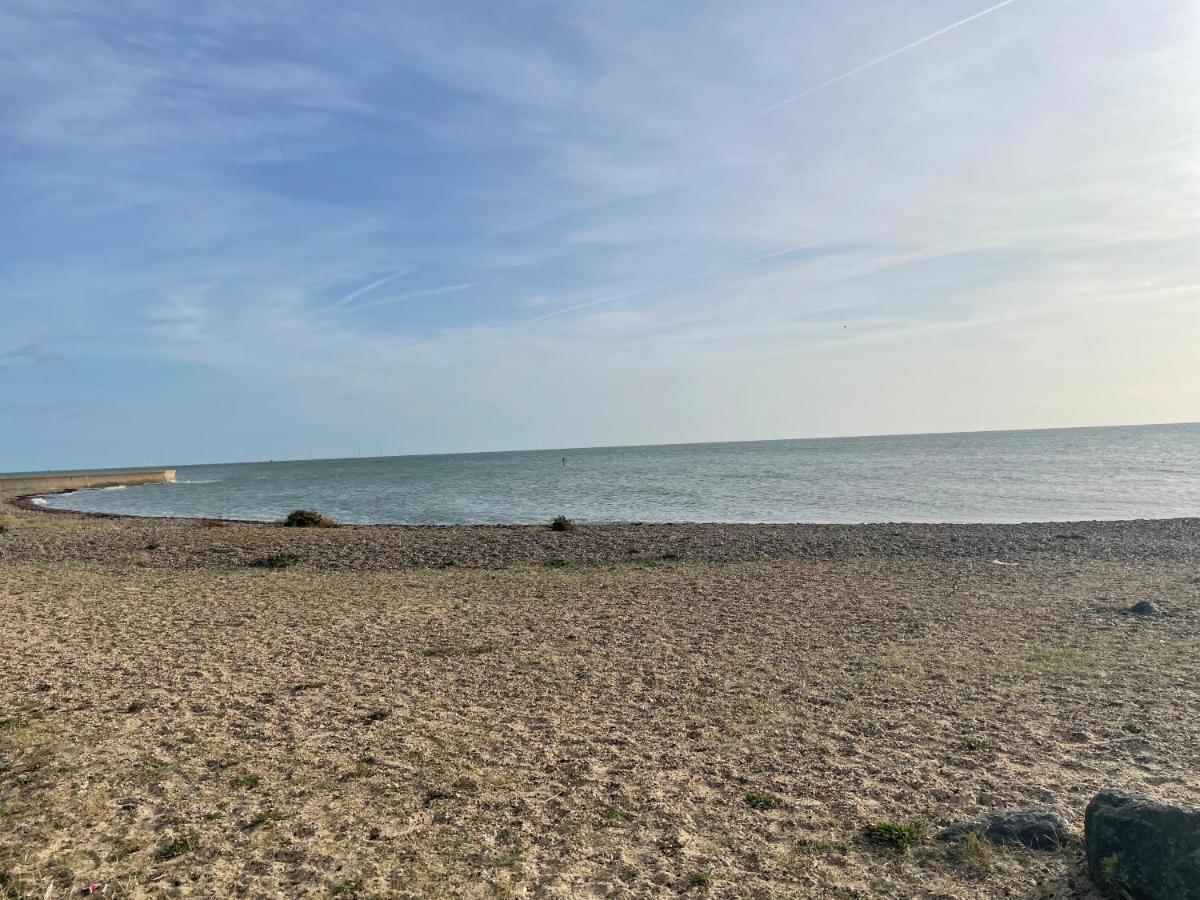 Summer Breeze Deluxe Caravan Rental Saint Osyth Экстерьер фото