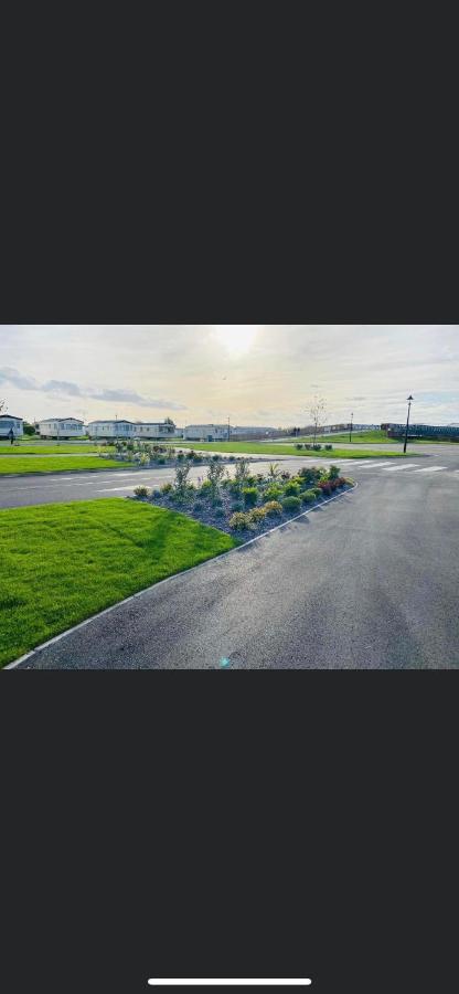 Summer Breeze Deluxe Caravan Rental Saint Osyth Экстерьер фото